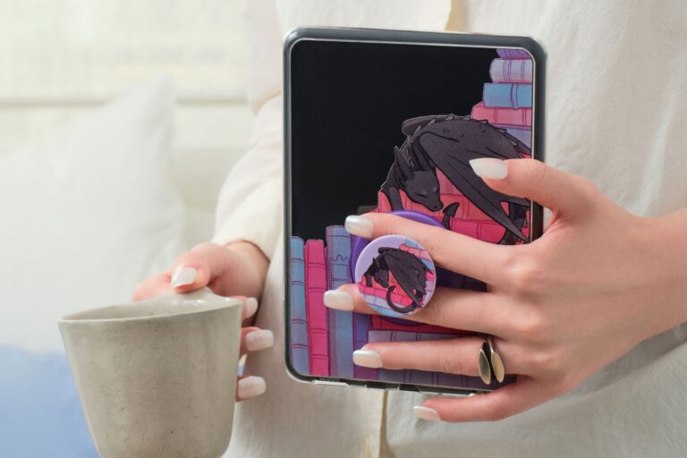 PopGrip Kindle hero 1