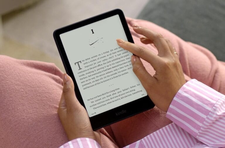 Kindle Paperwhite 2024 lifestyle